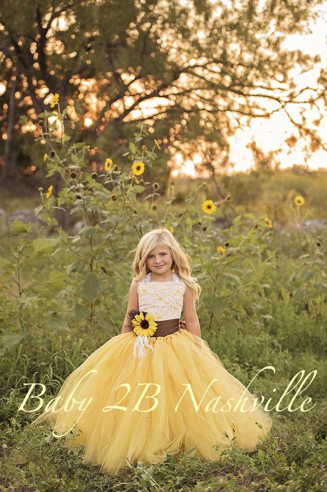 Mariage - Yellow Sunflower Dress Yellow Dress Lace Dress Tulle dress Wedding Dress Birthday Dress Toddler Tutu  Dress  Sunflower Girls Dress