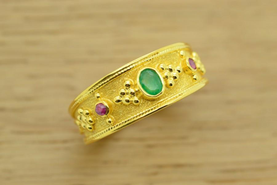 Hochzeit - Unique Emerald Engagement Rings, Oval Emerald Rings, Three Stone Ring, Unique Emerald Rings, Ruby Emerald Rings, Gemstone Emerald Rings