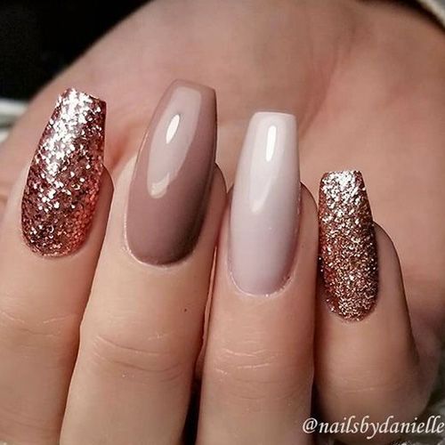 زفاف - 22 Nails That Feature Glitter Because Why Not