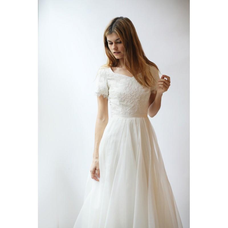 Mariage - Modest Silk and French Lace Wedding Gown - Hand-made Beautiful Dresses