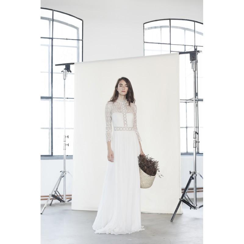 زفاف - Divine Atelier 2018 Luna Ivory Sweet Sweep Train High Neck Fit & Flare 3/4 Sleeves Beach Embroidery Summer Chiffon Wedding Gown - Charming Wedding Party Dresses