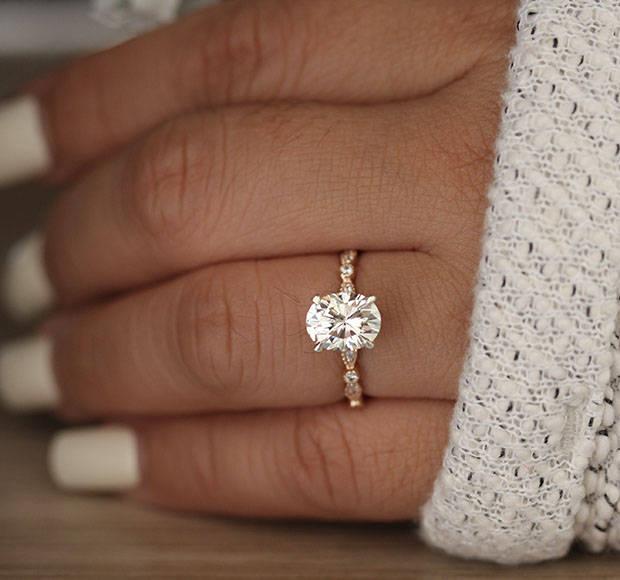 زفاف - 2.00cts Moissanite Oval Forever Classic Engagement Ring, Oval 9x7mm Moissanite and Diamond Solitaire Wedding Ring, Rose Gold Moissanite Ring