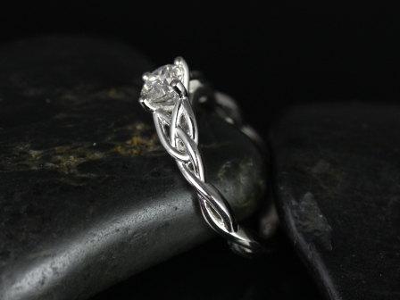 Mariage - Rosados Box Cassidy 3/4ct 14kt White Gold Round Diamond Celtic Knot Engagement Ring