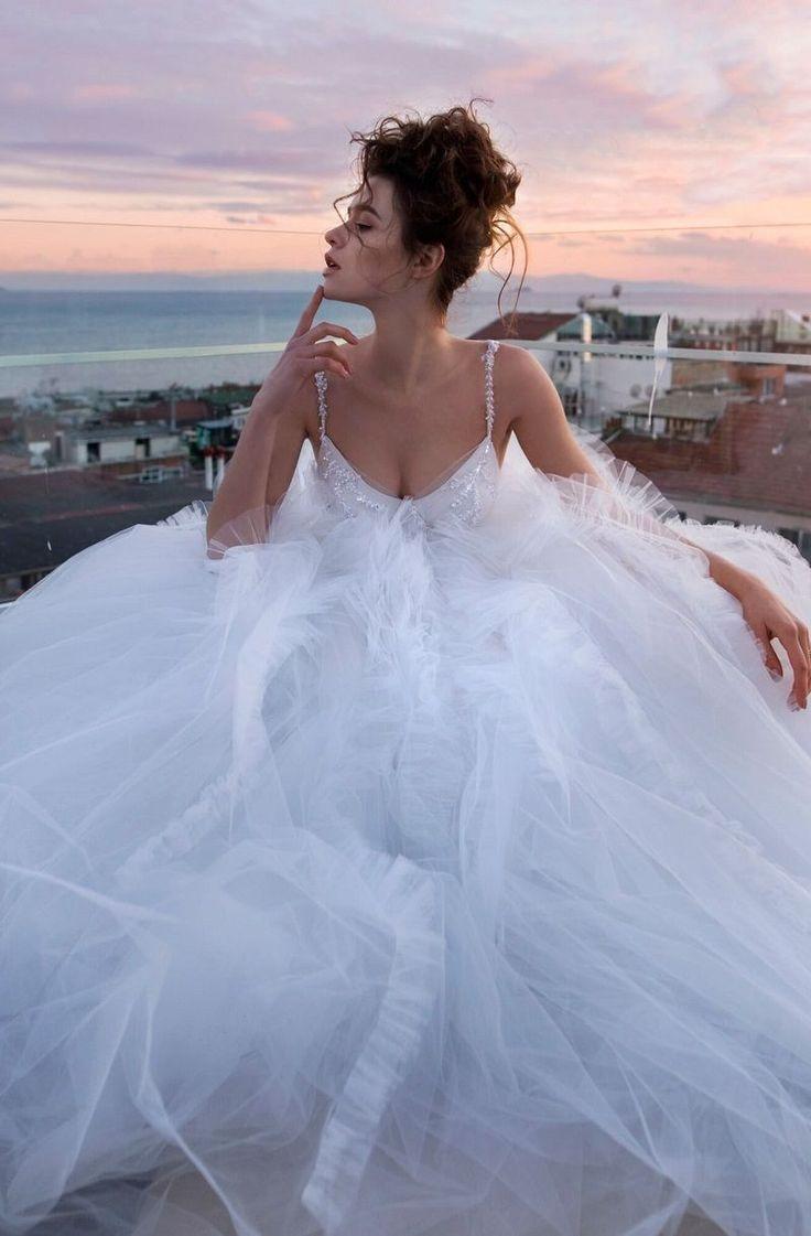 Hochzeit - BLAMMO-BIAMO Wedding Dress Inspiration