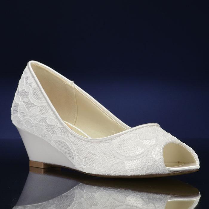 Hochzeit - Lace Wedge Wedding Shoes - Dyeable Wedding Shoe - Lace Wedding Shoe - Lace Bridal Shoe - Wedding Wedge - Wedding Shoe - Lace Shoe - Wedge