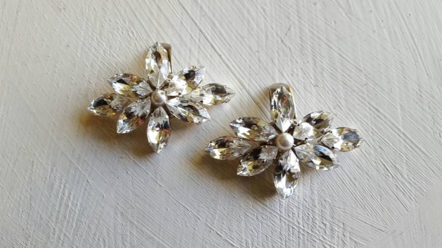 Hochzeit - Gorgeous pair of diamante and pearl diamond shape bridal wedding shoe clips