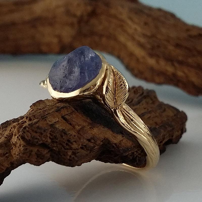 زفاف - Blue Sapphire Engagement Ring, Yellow Gold Sapphire Engagement Ring, One-of-a-kind Leaf & Twig Engagement Ring hand sculpted by Dawn