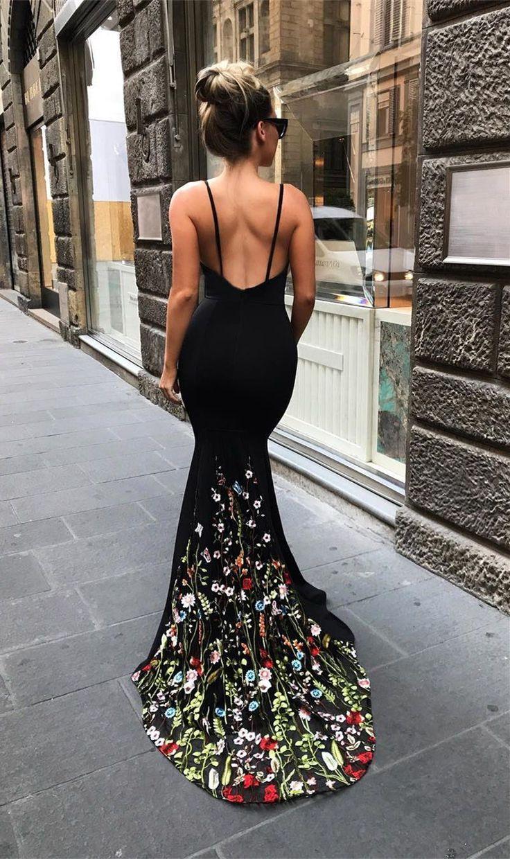 Mariage - Mermaid V-Neck Court Train Black Stretch Satin Prom Dress With Appliques