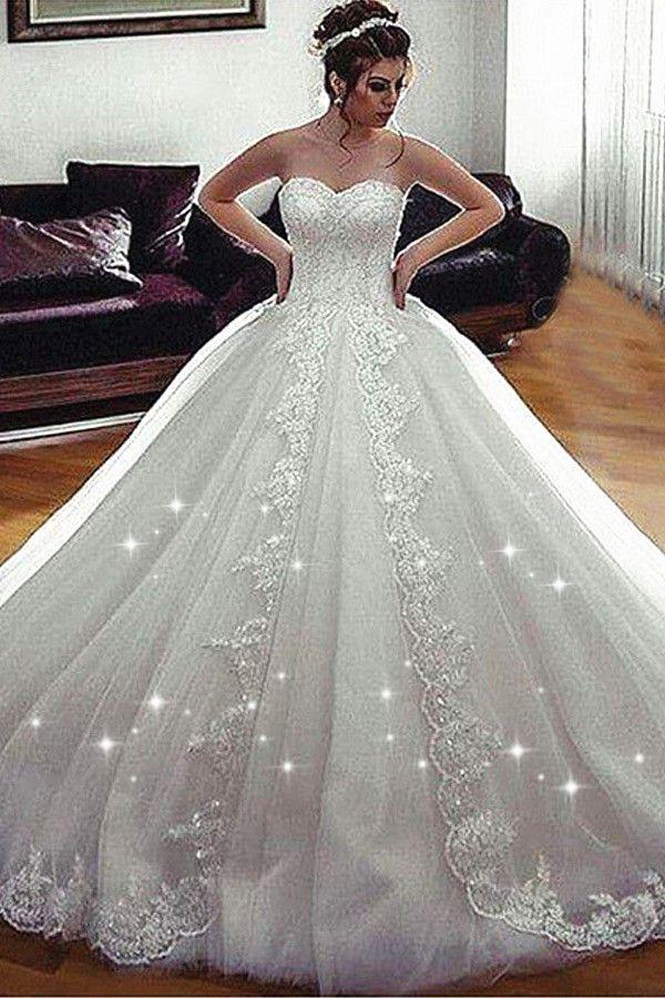Свадьба - Fascinating Tulle Sweetheart Neckline Ball Gown Wedding Dress With Beaded Lace Appliques