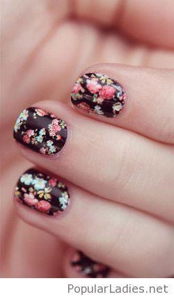 Свадьба - Sweet Short Floral Nail Design