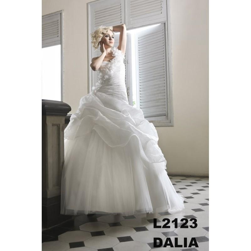 Wedding - BGP Company - Loanne, Dalia - Superbes robes de mariée pas cher 