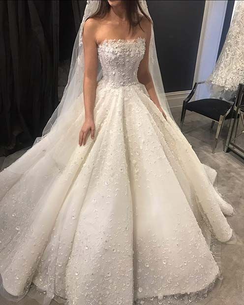 Hochzeit - 23 Breathtaking Wedding Dresses For 2018