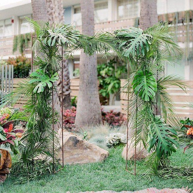 Hochzeit - Botanical , Tropical Ceremony Wedding