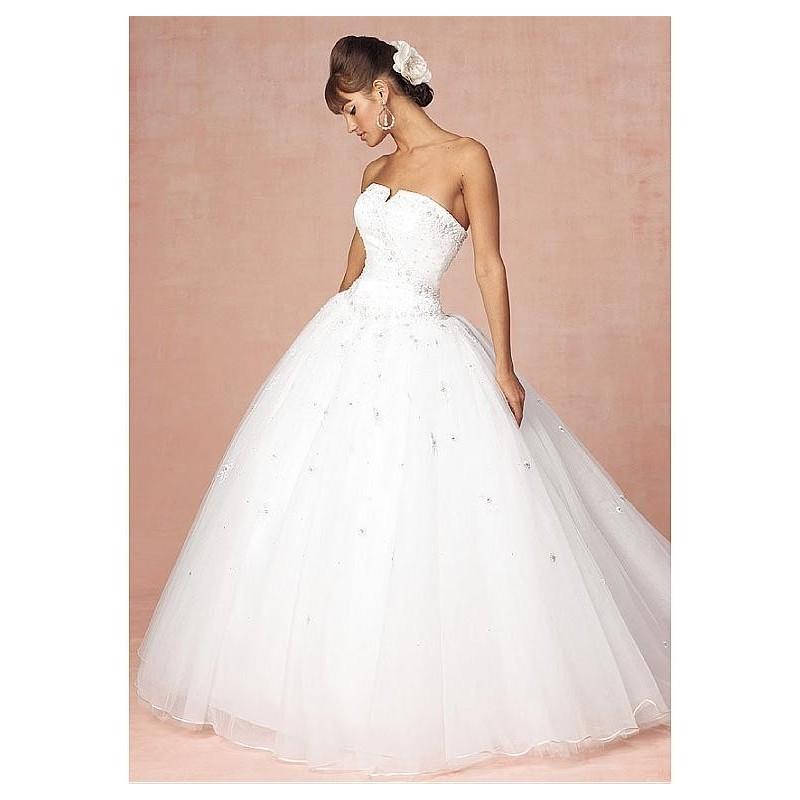 Hochzeit - Beautiful Elegant Exquisite Strapless Wedding Dress In Great Handwork - overpinks.com