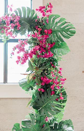 Свадьба - Modern Tropical Fuchsia Wedding Inspiration