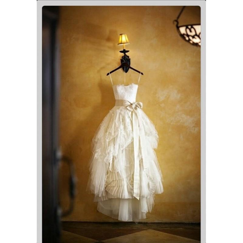 Hochzeit - Vera Wang ELIZA inspired Wedding Gown - Hand-made Beautiful Dresses
