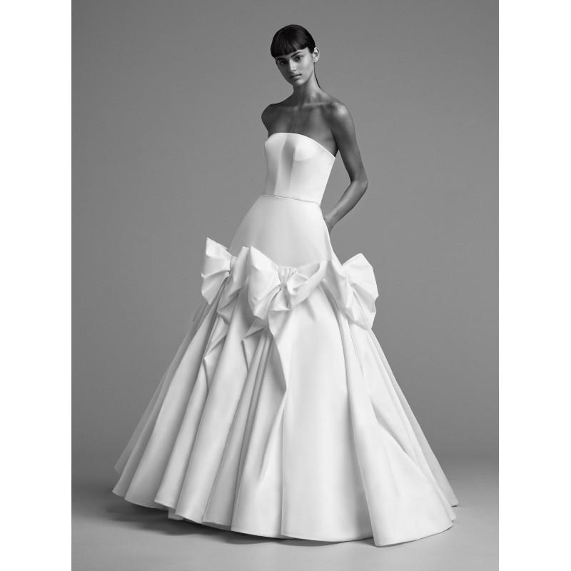 Mariage - Viktor&Rolf Fall/Winter 2018 Zipper Up Charmeuse Vogue Chapel Train Bow Ivory Ball Gown Strapless Sleeveless Wedding Gown - Royal Bride Dress from UK - Large Bridalwear Retailer