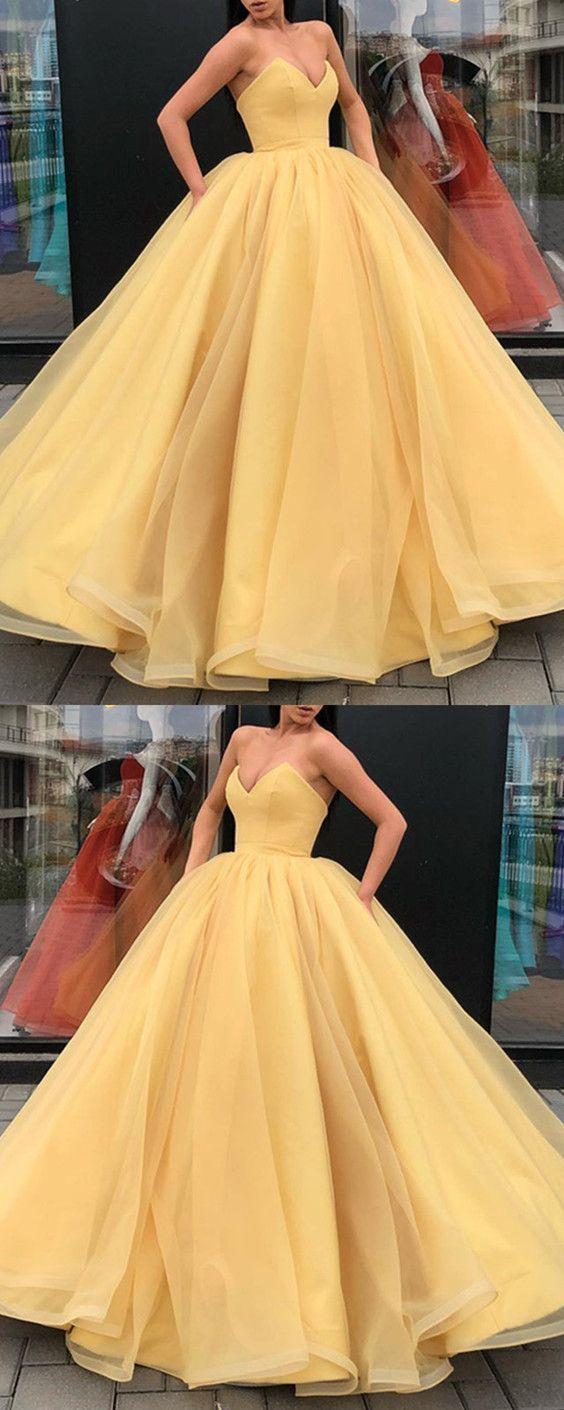 Свадьба - Organza Ball Gowns Prom Dresses V-neck Corset Quinceanera Dresses For Sweet 16