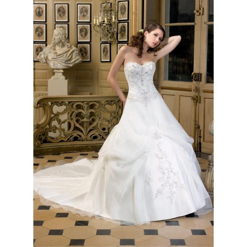 Wedding - Miss Kelly, 131-39 - Superbes robes de mariée pas cher 