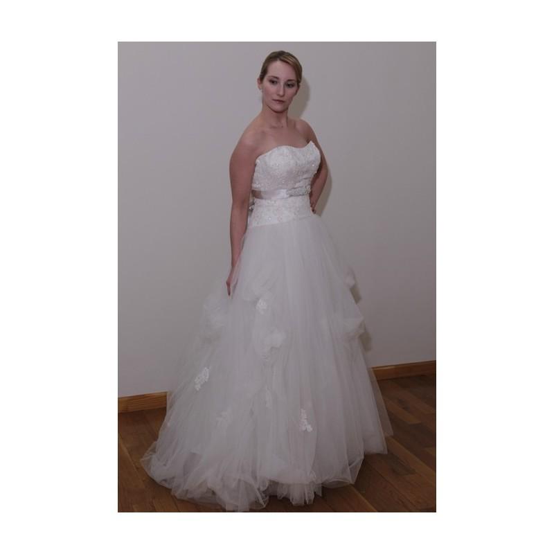 Hochzeit - Saison Blanche - Spring 2013 - Style 4209 Strapless Tulle and Silk Organza A-Line Wedding Dress - Stunning Cheap Wedding Dresses