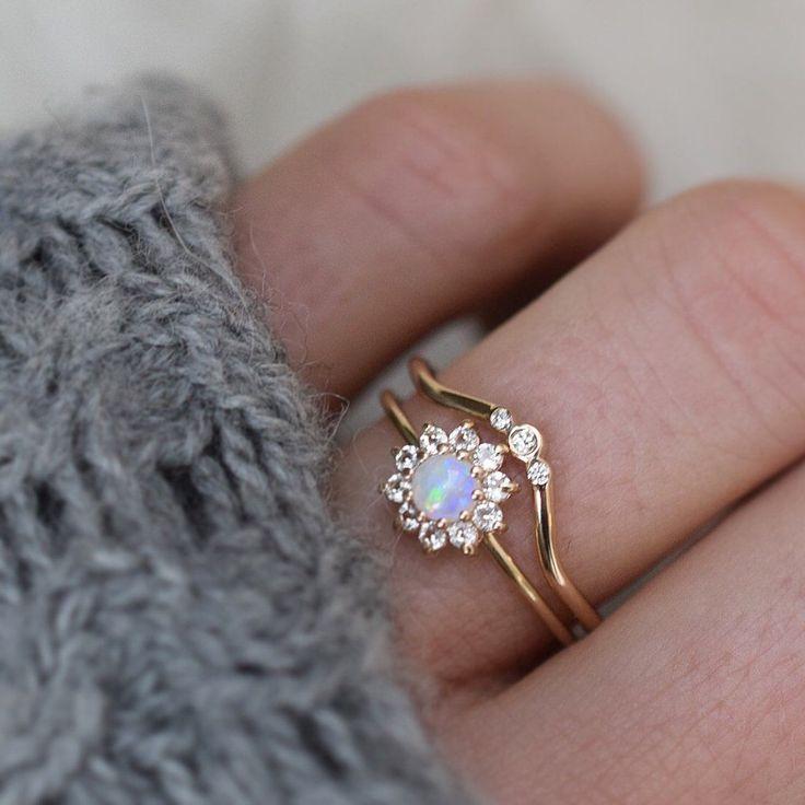زفاف - 14kt Gold Opal And Sapphire Fleur De Coeur Ring
