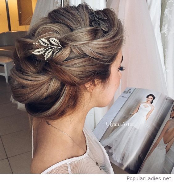 Свадьба - Beautiful Updo With A Hair Accessory For The Braid