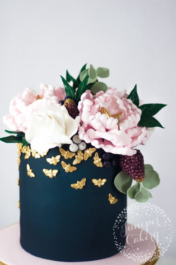 Hochzeit - Navy And Blush Peony Cake With Gilded Bees!