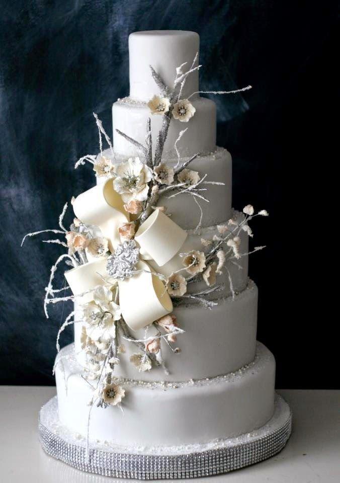 زفاف - 50 Yummy Christmas Wedding Cakes Ideas 39