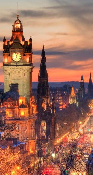 Свадьба - Edinburgh - Edinburgh Castle And Balmoral Hotel Clock Tower
