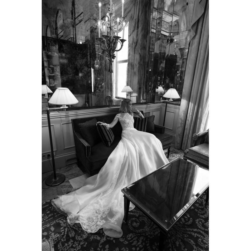زفاف - Alessandra Rinaudo 2017 Brunilde Court Train Ivory Long Sleeves Bateau Elegant Aline Lace Beading Bridal Dress - Crazy Sale Bridal Dresses