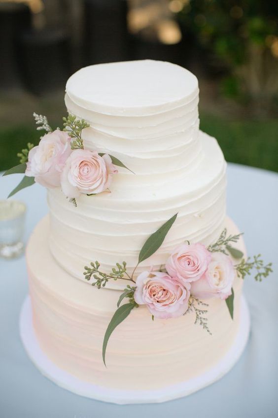 Hochzeit - 20 Sweetest Buttercream Wedding Cakes
