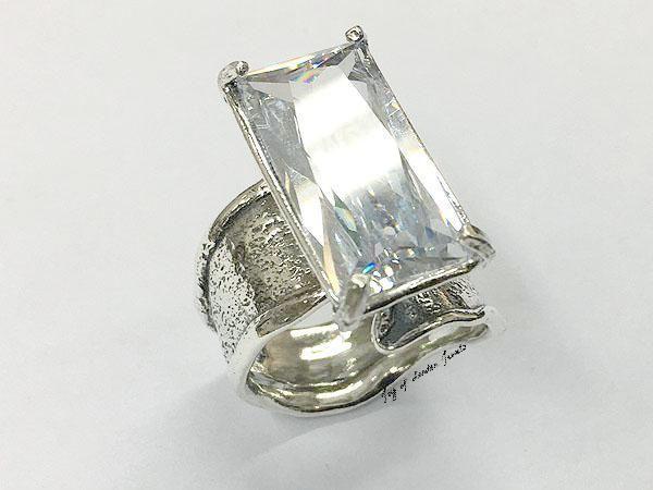 زفاف - A Flawless Handmade 7CT Emerald Cut Lab Diamond Engagement Ring