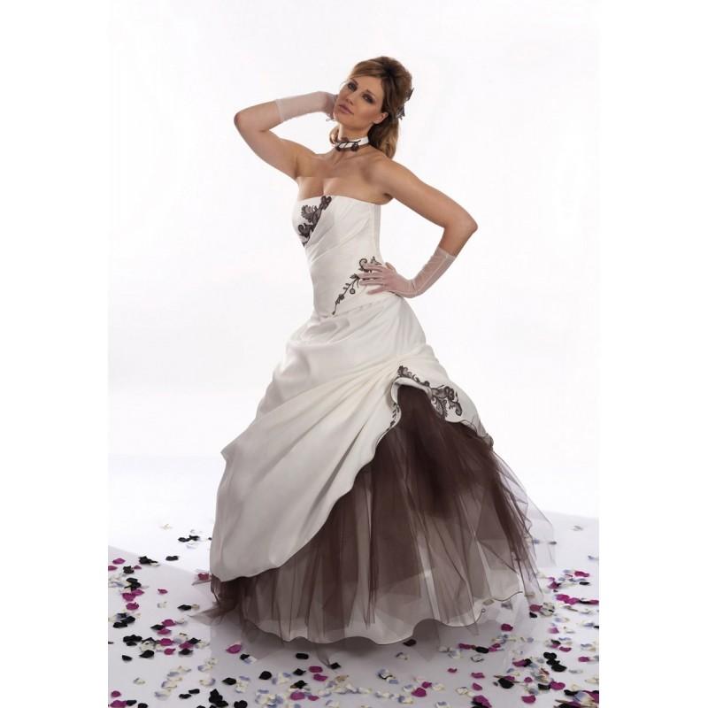 Wedding - Pia Benelli, Magic ecrue et choco - Superbes robes de mariée pas cher 