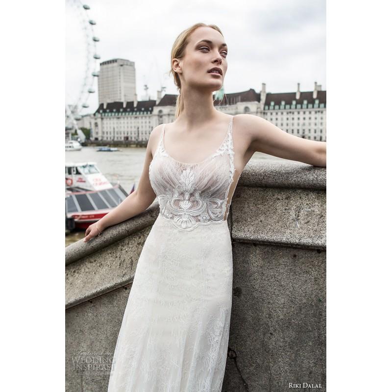 Mariage - Riki Dalal Fall/Winter 2017 1909 Royal Train Sexy Sleeveless Fit & Flare Scoop Neck Lace Open Back Embroidery Wedding Dress - Charming Wedding Party Dresses