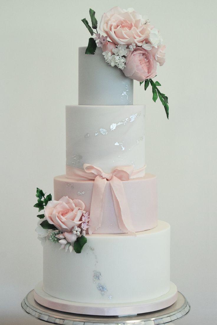 زفاف - Wedding Cake Flecked With Edible Silver Leaf 