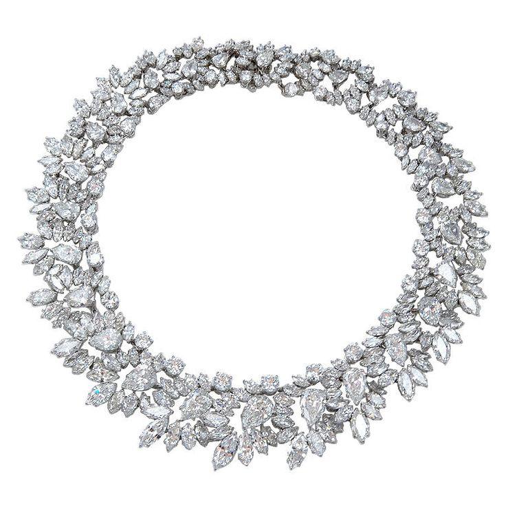 Hochzeit - HARRY WINSTON Magnificent Wreath Diamond Necklace Made In 1964 Mounted In Platinum Contains A Total Weight Of Diamonds Of 146.67 Carats 