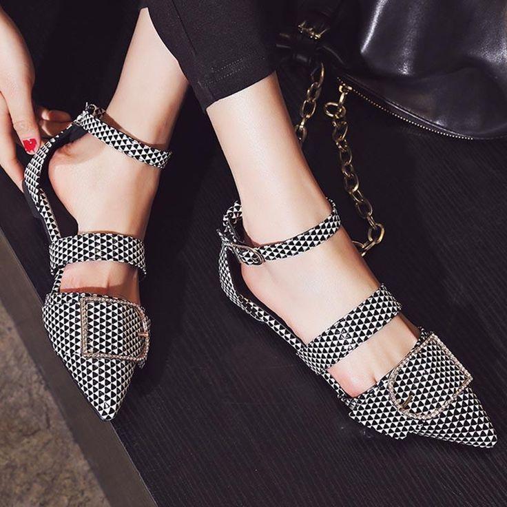 Mariage - Plus Size Pointed Toe Ankle Strap Buckle Rhinestone Flat Sandals