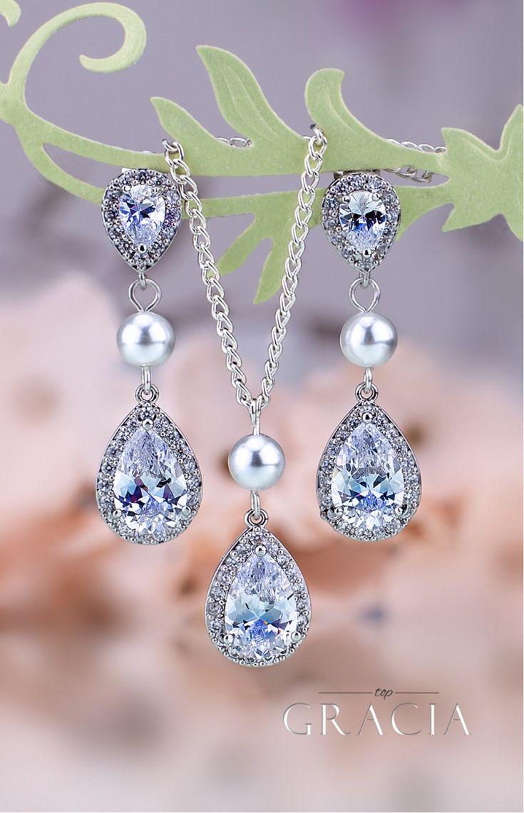Mariage - NATASA Crystal And Pearl Jewelry Set Gift Bridal Teardrop Earrings Necklace