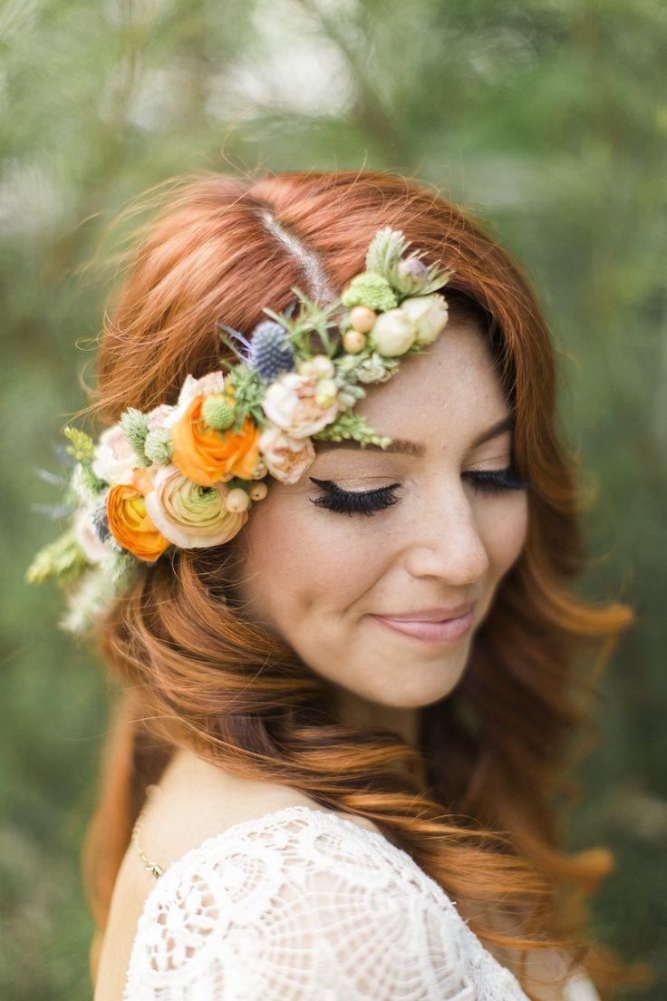 Hochzeit - This Gorgeous Redhead Has A Beautiful Bohemian Look That Matches Her Boho Urban Wedding Decor. Obsessed With Her Flower Crown Headpiece  #wedding #… 
