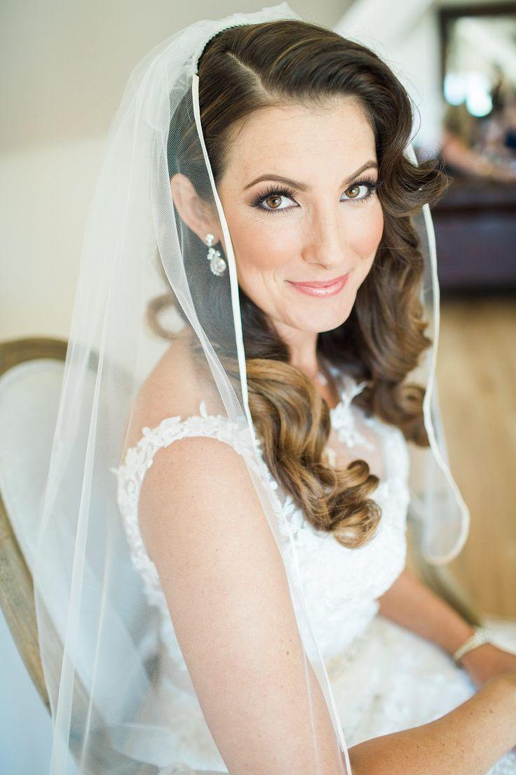 Mariage - This Classic Bride Got The Finger Wave Curls She Always Wanted For Her Wedding Day. Veil Of Grace Southern California Bridal Hairstylist 