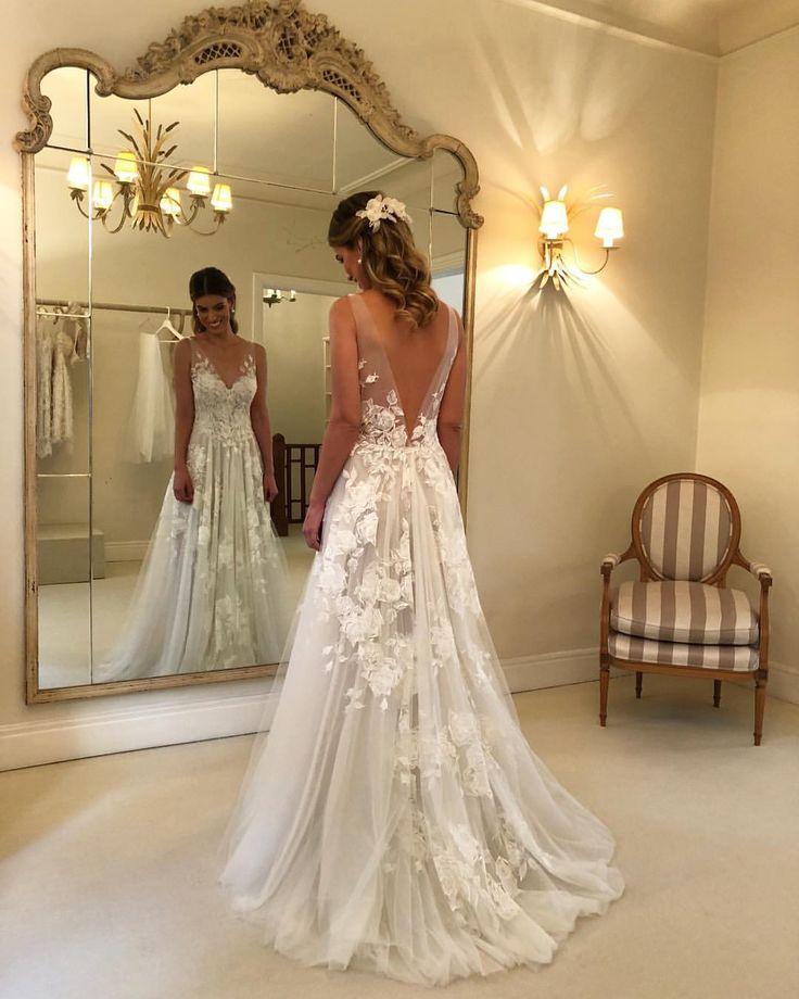 Hochzeit - Débora Tonetti #vestidodenoiva #wandaborges #couture 