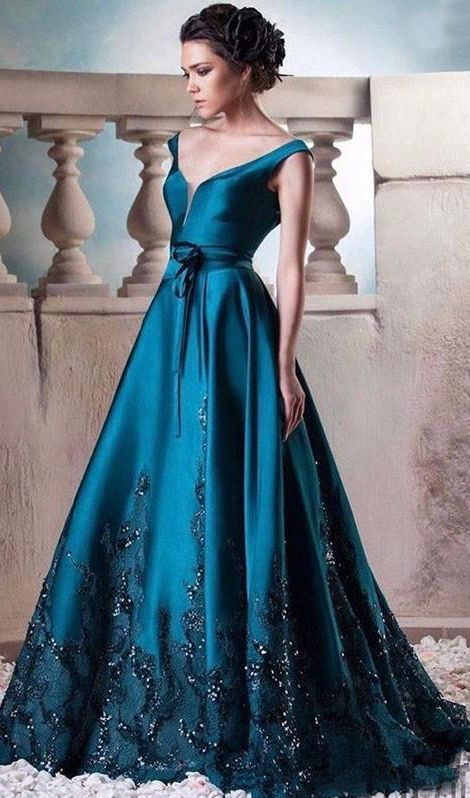 Hochzeit - Hunter Green Long Evening Dresses Vintage V Neck #prom #promdress #dress #eveningdress #evening #fashion #love #shopping #art #dress #women #mermai… 
