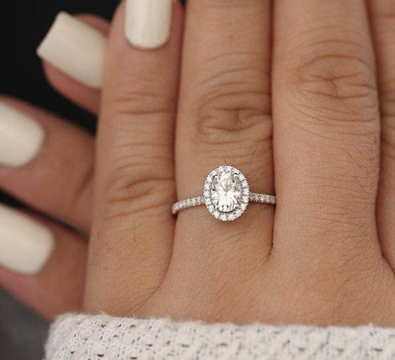 Hochzeit - Oval 7x5mm Moissanite Brilliant Engagement Ring Wedding Ring 