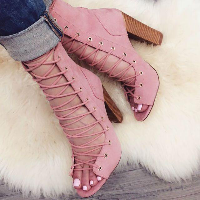 Свадьба - Leg Wrap Lace Up Chunky Heels.**Price With Coupon.