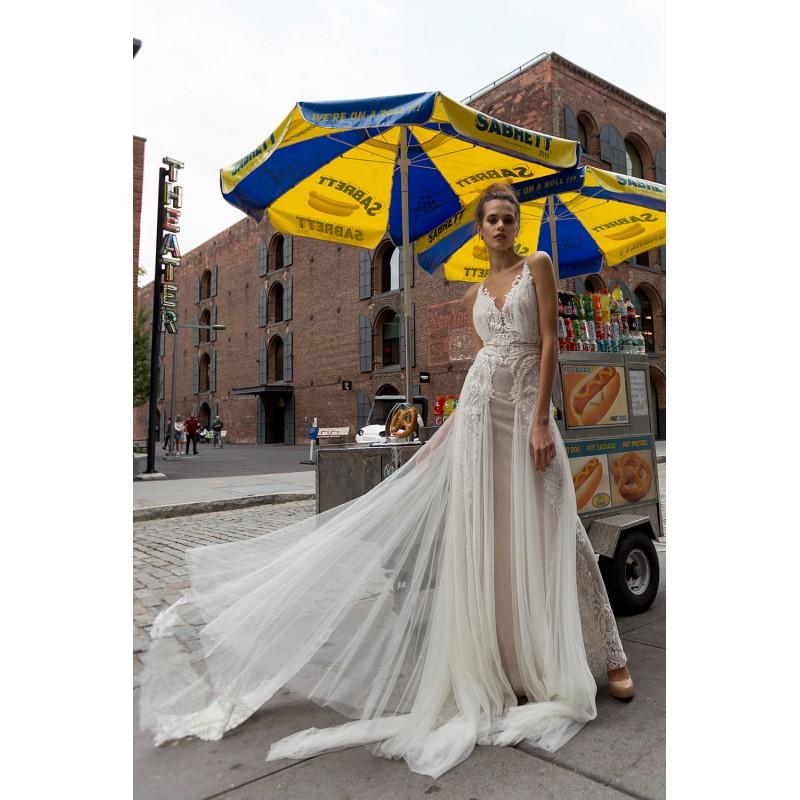 زفاف - Solo Merav 2018 Silva Champagne Pearl Buttons Tulle Aline Spaghetti Straps Chapel Train Appliques Summer Beach Dress For Bride - Rich Your Wedding Day