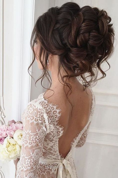 Hochzeit - Elegant Wedding Hairstyles For Stylish Brides ❤ See More: Www.weddingforwar