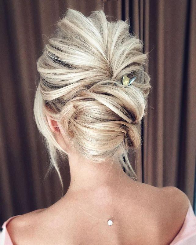 Hochzeit - 49 Trendy Chic Updos Ideas For Medium Length Hair