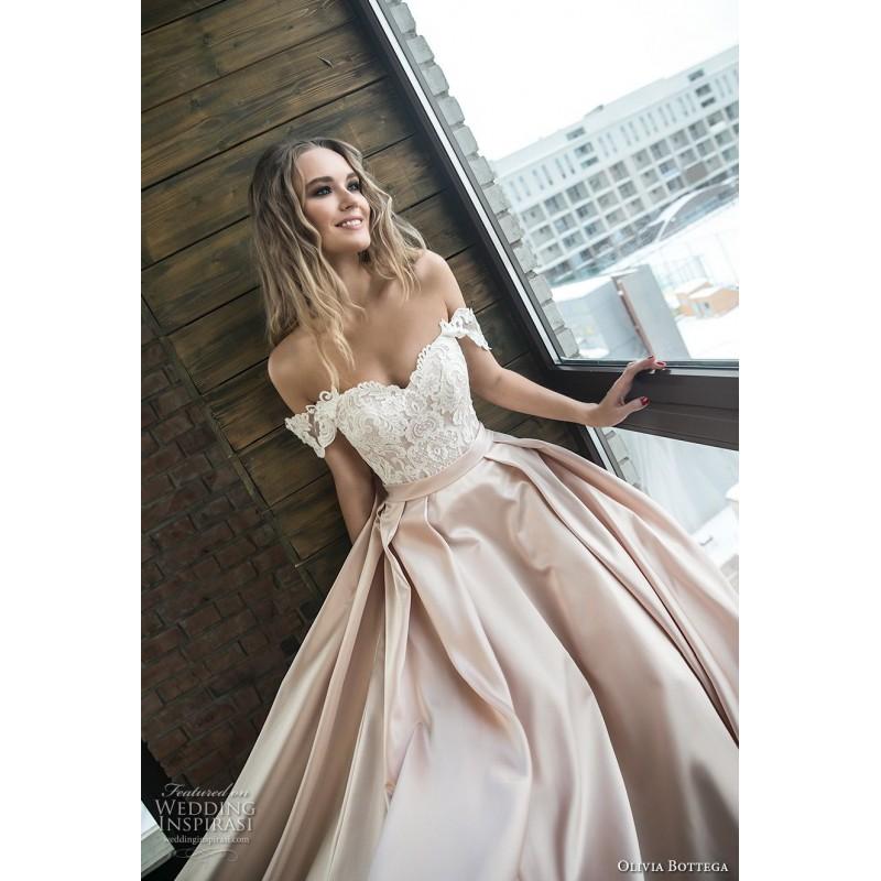 Wedding - Olivia Bottega 2018 Alisy Satin Sweet Appliques Short Sleeves Blush Off-the-shoulder Aline Chapel Train Wedding Dress - Robes de mariée France