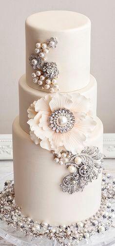 Hochzeit - Bling Inspired Cake 