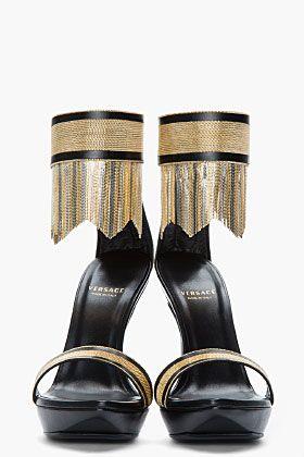 Hochzeit - Heidi Klum In Versace Dress And Gold Fringed Ankle-Strap Sandals